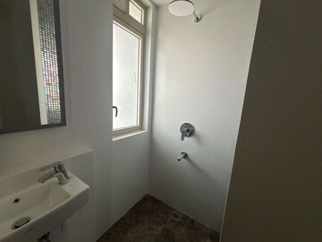 Washroom in 3 BHK Apartment at Lodha The Park, Worli – for Rent