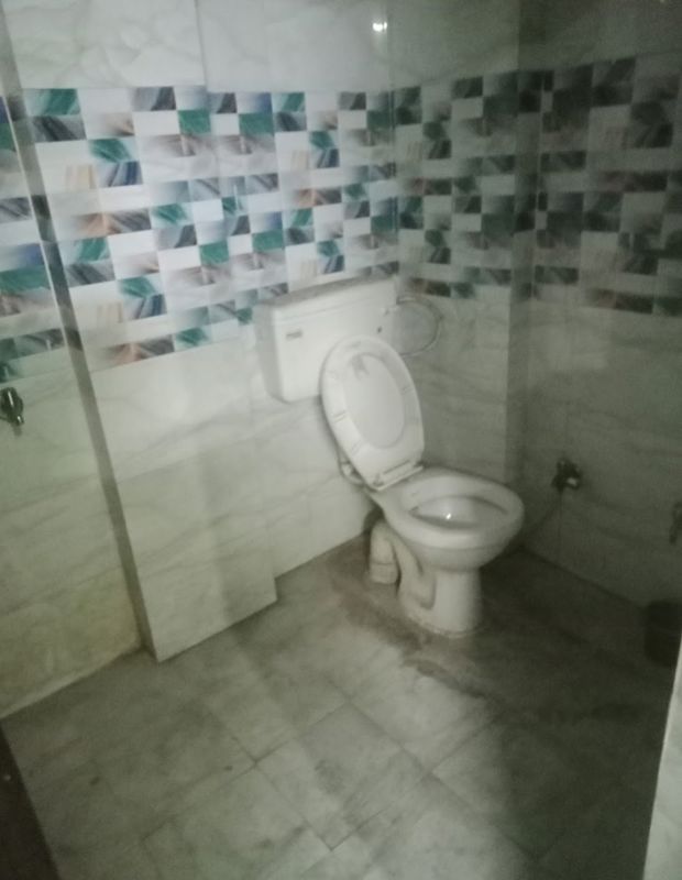 1 BHK + Study Room Villa For Rent in Aliganj