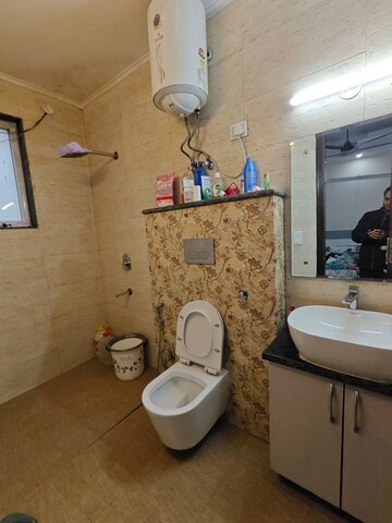 Bathroom in 3 BHK Builder Floor at Jal Vihar Colony, Sector 46 – for Rent
