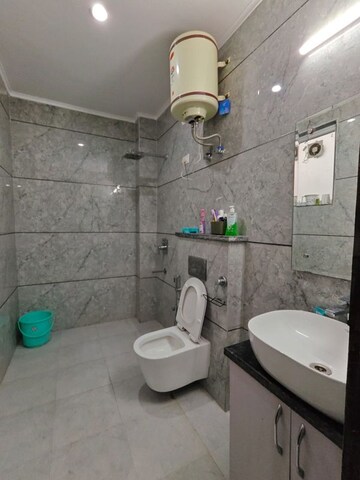 Bathroom in 3 BHK Builder Floor at Jal Vihar Colony, Sector 46 – for Rent