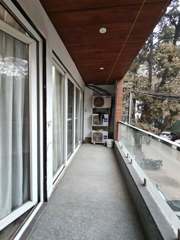 Balcony in 3 BHK Builder Floor at Jal Vihar Colony, Sector 46 – for Rent