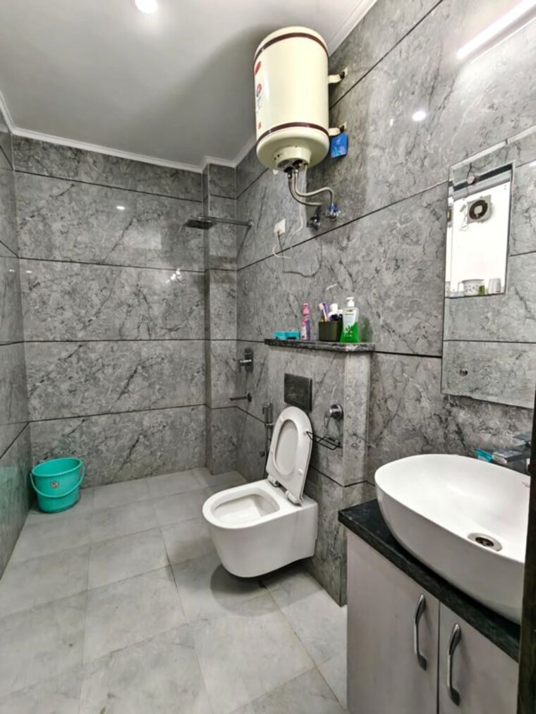 Bathroom, jal-vihar-colony 3 Bedroom 1500 Sq.Ft. Builder Floor In Sector 46 Gurgaon 9919084