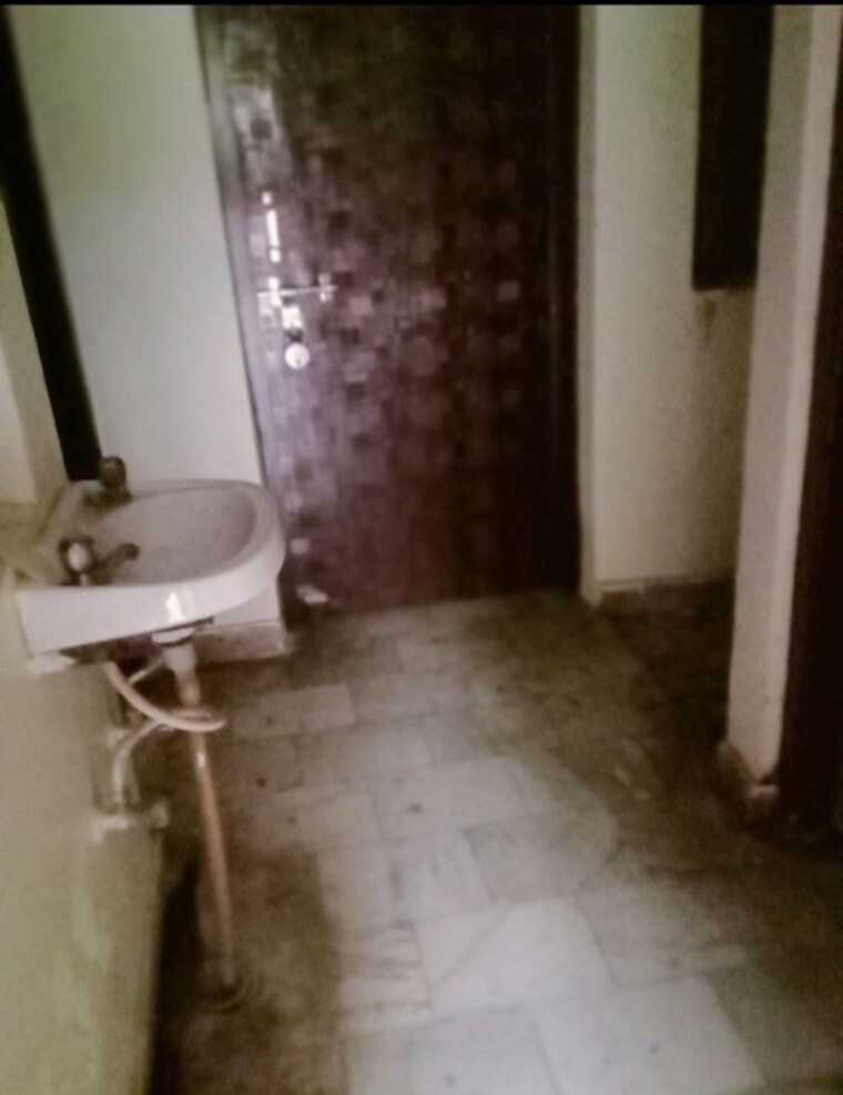 Bathroom, aliganj 1 RK 600 Sq.Ft. Independent House In Aliganj Lucknow 9919091
