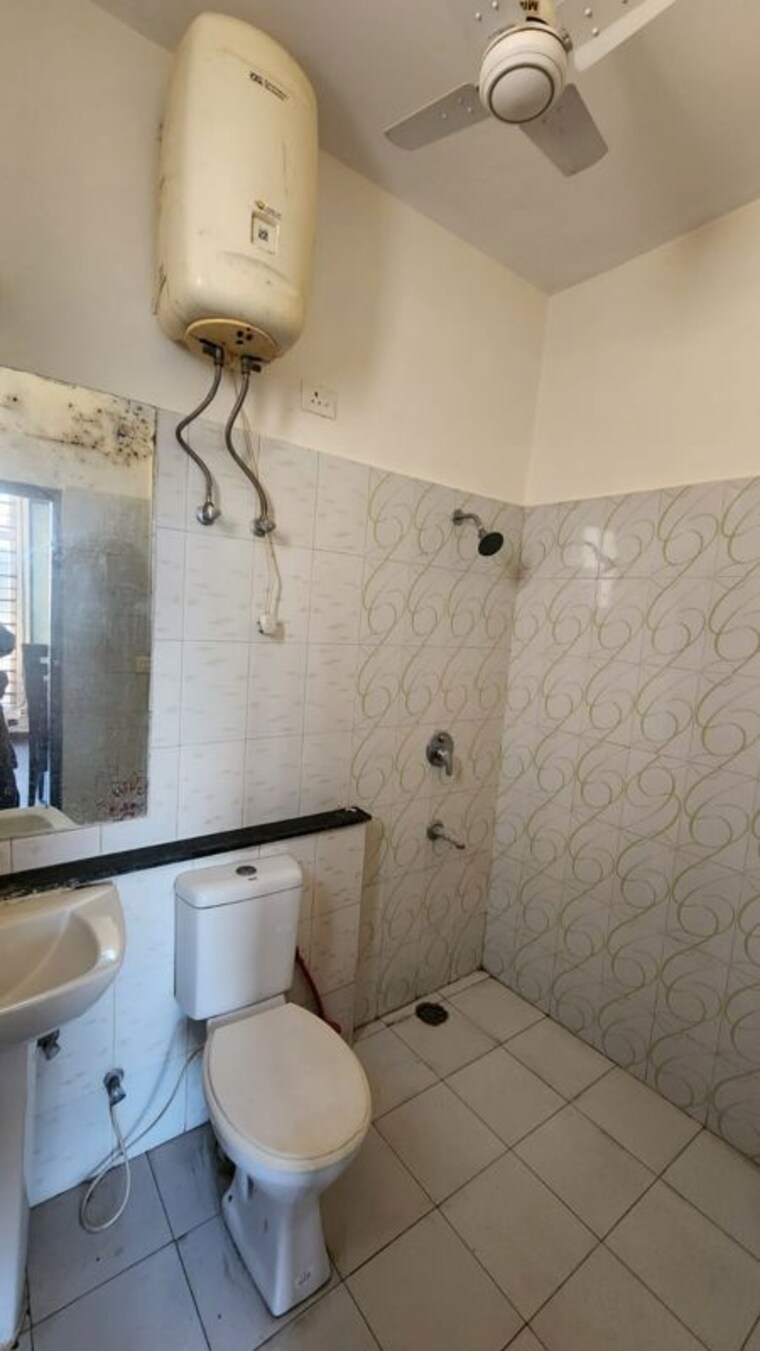 Bathroom, ansal-housing-woodbury 3 Bedroom 1755 Sq.Ft. Apartment In Patiala Road Zirakpur 9918376