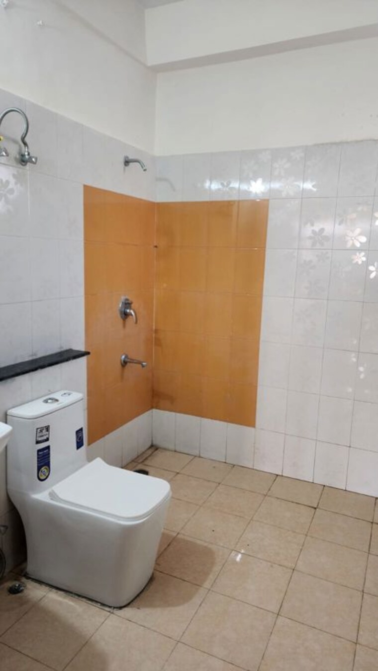 Bathroom, ansal-housing-woodbury 3 Bedroom 1755 Sq.Ft. Apartment In Patiala Road Zirakpur 9918376