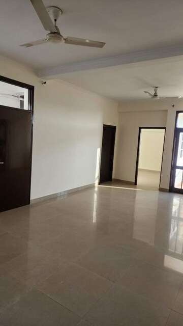 Room in 3 BHK Apartment at Ansal Housing Woodbury, Patiala Road – for Rent