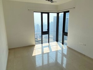Room in 3 BHK Apartment at Lodha The Park, Worli – for Rent