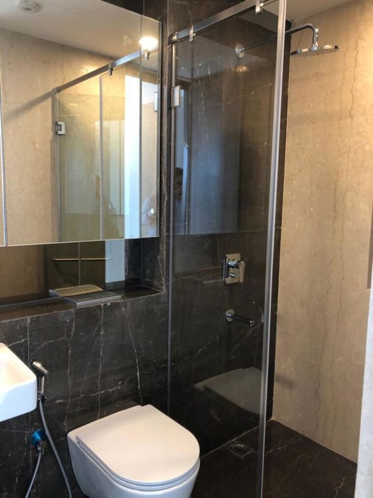 Bathroom, lodha-the-park 3 Bedroom 1250 Sq.Ft. Apartment In Worli Mumbai 9919087