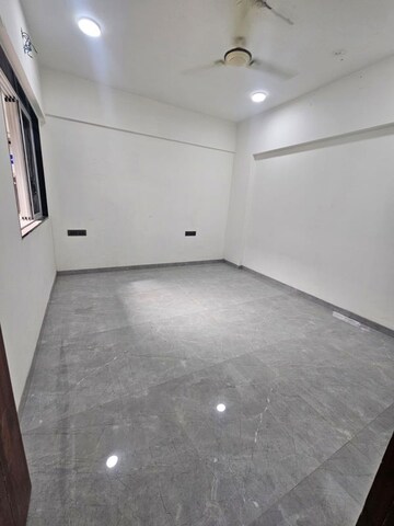 Room in 2 BHK Apartment at Sanghvi Infenia, Santacruz East – for Rent