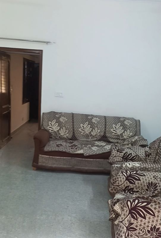 2 BHK Builder Floor For Rent in Dhakoli