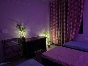 Room in  Pg at Sector 121 – for Rent