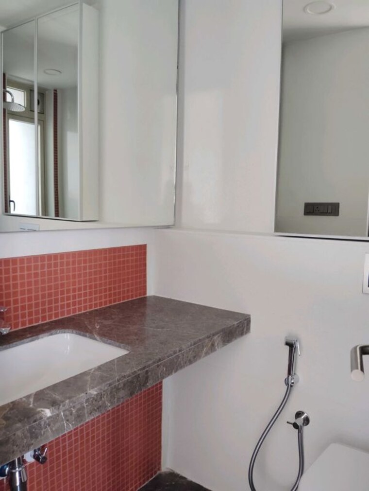 Washroom, lodha-kiara 2 Bedroom 944 Sq.Ft. Apartment In Worli Mumbai 9919126