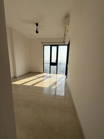 2 BHK Apartment For Rent in Lodha The Park, Worli