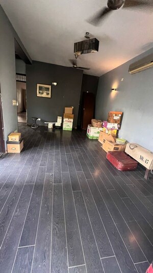 Parking in 4 BHK Villa at Sushant Lok 3, Sector 57 – for Sale