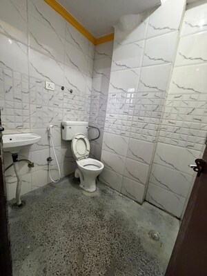 Bathroom in 1 BHK Builder Floor at Saket – for Rent