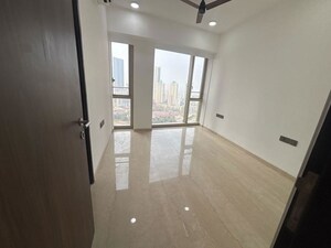 Room in 3 BHK Apartment at Lodha The Park, Worli – for Rent