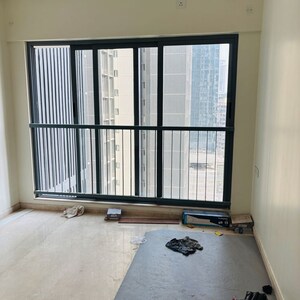 Room in 2 BHK Apartment at Kalpataru Elitus, Asha Nagar – for Rent