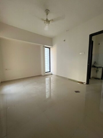 Room in 2 BHK Apartment at Majestique Landmark Palm Atlantis, Wagholi – for Rent