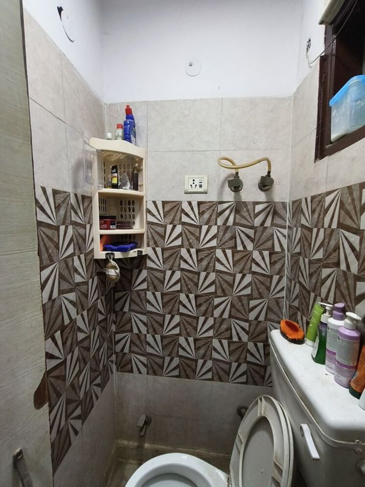 Bathroom, govindpuri 2 Bedroom 390 Sq.Ft. Builder Floor In Govindpuri Delhi 9890580
