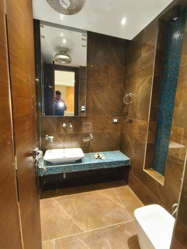 undefined, kalkaji 3 Bedroom 200 Sq.Yd. Builder Floor In Kalkaji Delhi 9919230