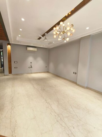 Room in 3 BHK Builder Floor at Kalkaji – for Rent