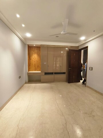 Room in 3 BHK Builder Floor at Kalkaji – for Rent