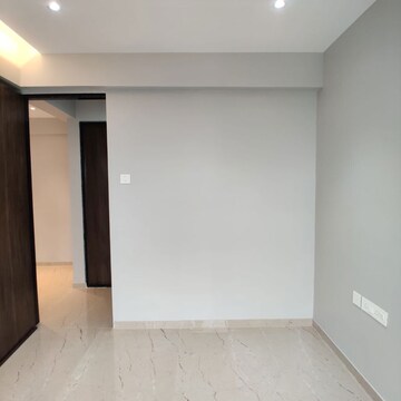 Room in 2.5 BHK Apartment at Chandak 34 Park Estate, Goregaon West – for Rent