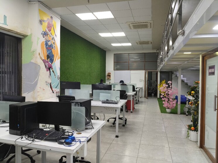 Team Area, sola Commercial Office Space 2830 Sq.Ft. In Sola Ahmedabad 9919229