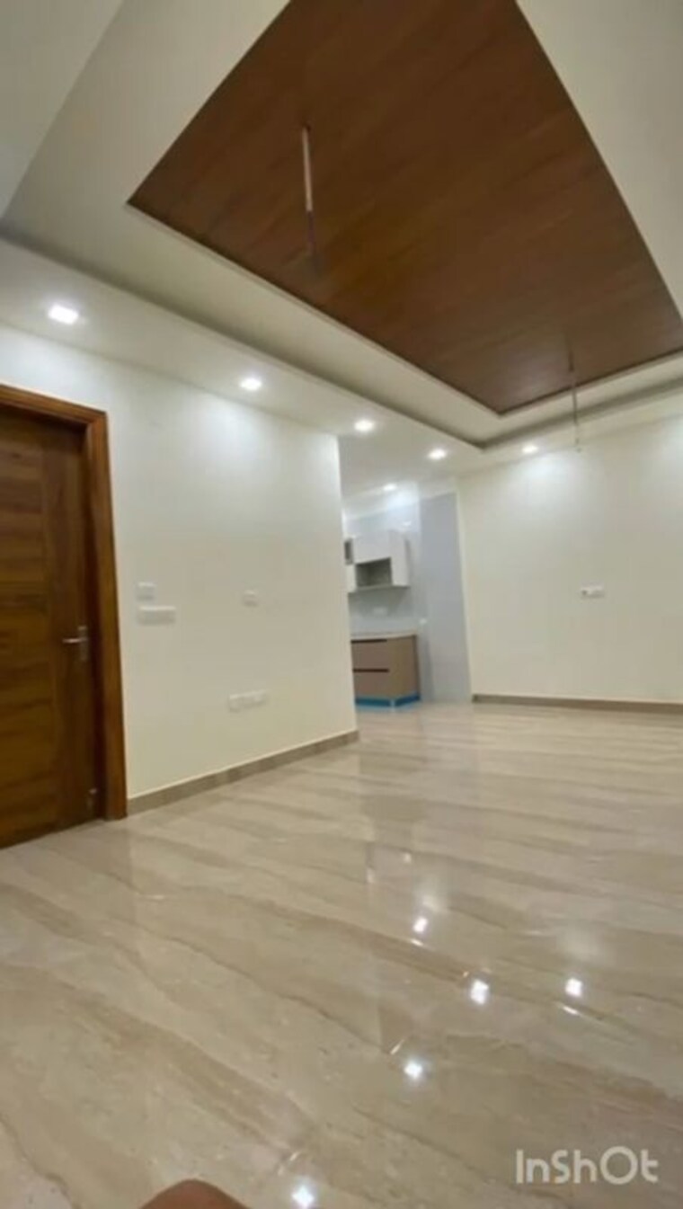Room, puri-pratham 3 Bedroom 1390 Sq.Ft. Apartment In Sector 84 Faridabad 9442671