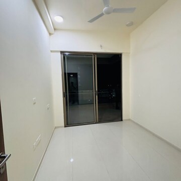 Room in 3 BHK Apartment at Prestige Siesta, Ghati Pada – for Rent