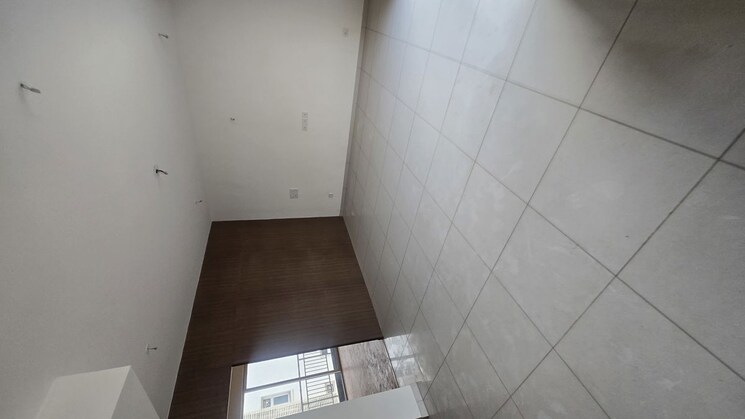 Bathroom, godrej-park-avenue 4 Bedroom 2276 Sq.Ft. Apartment In Sector 27 Yamuna Expressway Greater Noida 9919333