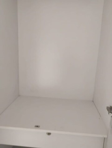 Room in 1 BHK Apartment at Amrapali Dream Valley, Tech Zone 4 Greater Noida – for Rent