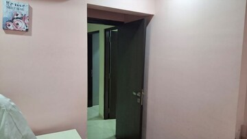 Room in 3 BHK Apartment at Goregaon East – for Rent