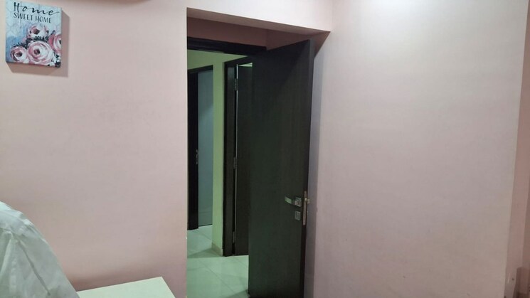 Room, goregaon east 3 Bedroom 890 Sq.Ft. Apartment In Goregaon East Mumbai 9919351