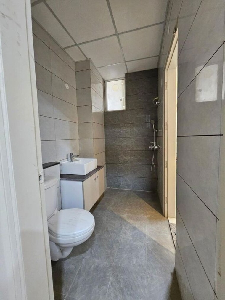 Bathroom, green-valley-residencia 3 Bedroom 1737 Sq.Ft. Apartment In Ghazipur Zirakpur 9919374
