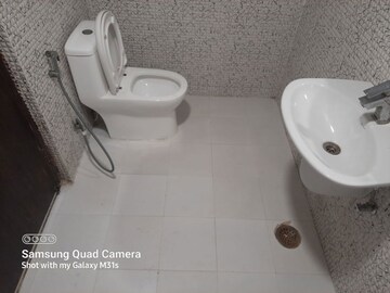 Bathroom in 4 BHK Apartment at Supertech Cape Town, Sector 74 – for Rent