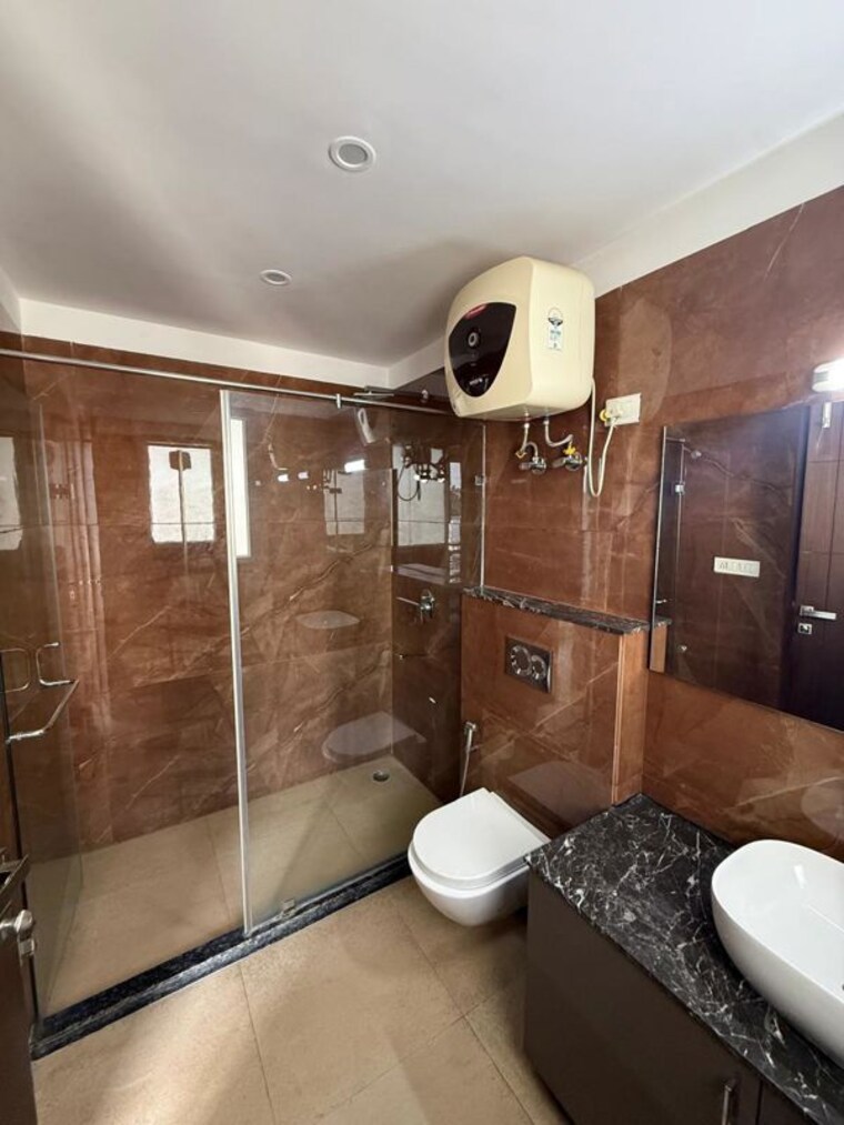 Living Room, dlf city phase 3  3600 Sq.Ft. Builder Floor In Dlf City Phase 3 Gurgaon 9919338