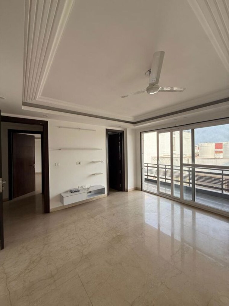 Room, dlf city phase 3  3600 Sq.Ft. Builder Floor In Dlf City Phase 3 Gurgaon 9919338