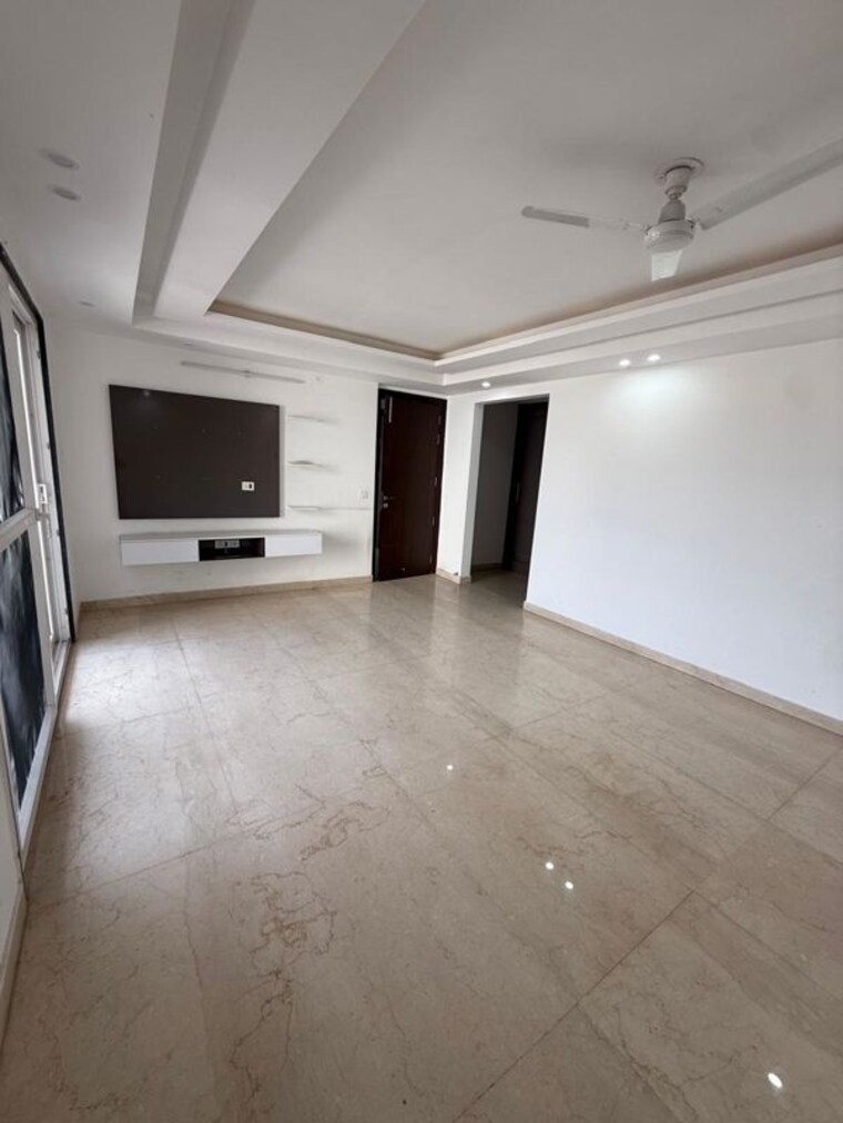 Room, dlf city phase 3  3600 Sq.Ft. Builder Floor In Dlf City Phase 3 Gurgaon 9919338