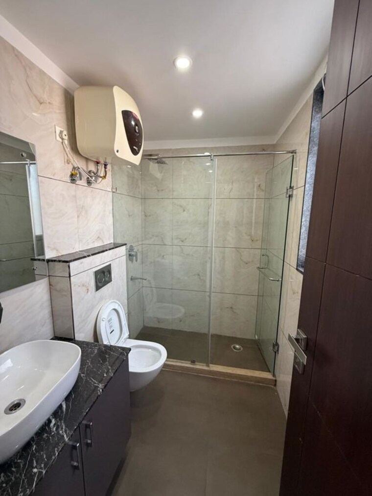 Bathroom, dlf city phase 3  3600 Sq.Ft. Builder Floor In Dlf City Phase 3 Gurgaon 9919338