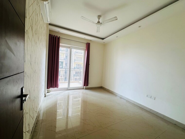 Room, puri-anand-villas-phase-ii 3 Bedroom 1895 Sq.Ft. Apartment In Sector 81 Faridabad 9919425