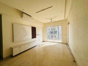 Room in 3 BHK Apartment at Puri Anand Villas Phase II, Sector 81 – for Rent