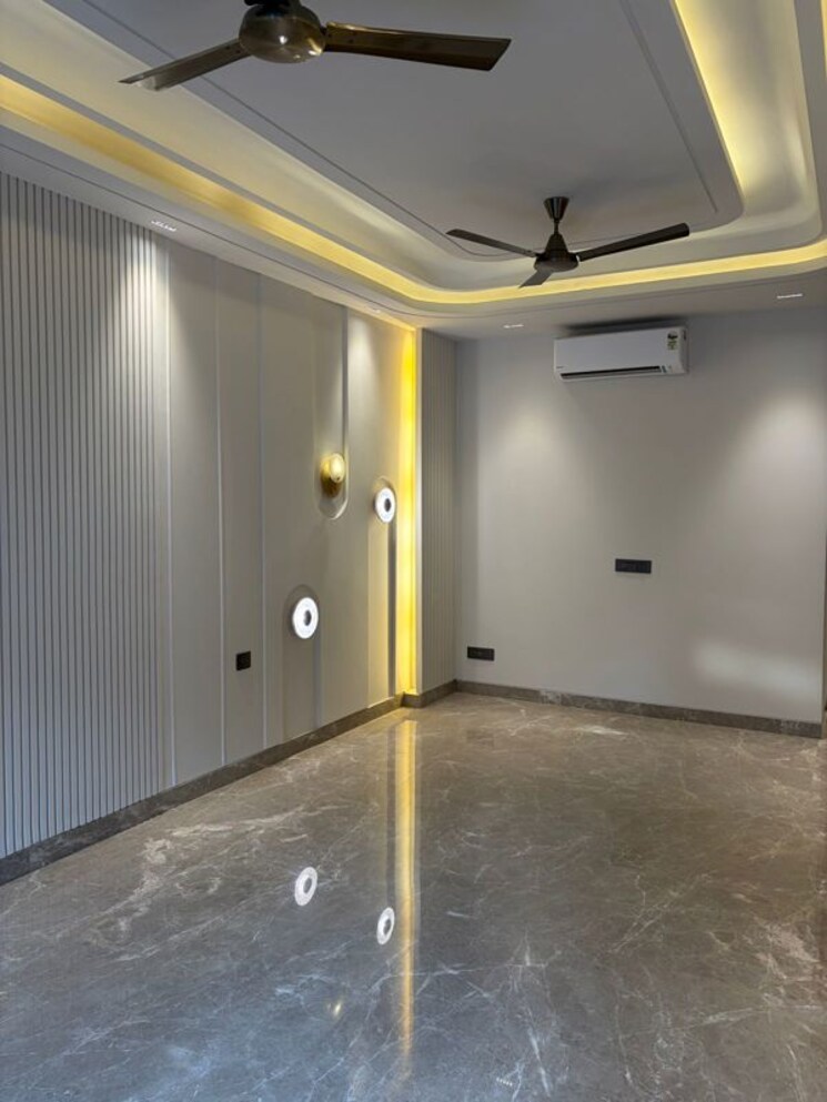 Room, greater kailash i 3 Bedroom 1800 Sq.Ft. Builder Floor In Greater Kailash I Delhi 9919435