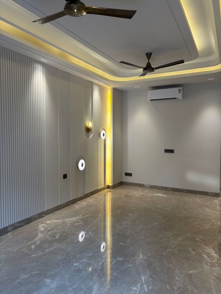 Room, greater kailash i 3 Bedroom 1800 Sq.Ft. Builder Floor In Greater Kailash I Delhi 9919435