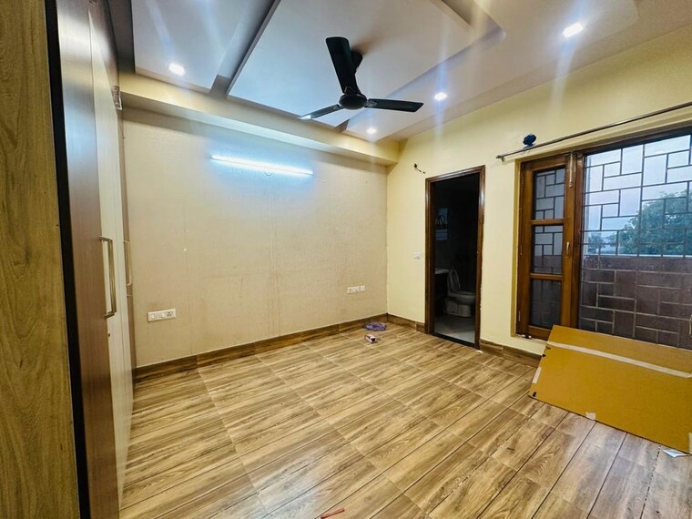Room, parklands 3 Bedroom 1550 Sq.Ft. Builder Floor In Sector 85 Faridabad 9919449