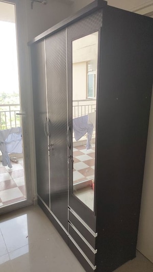 Building Lobby in 1 BHK Apartment at Shree Vardhman Green Court, Sector 90 – for Rent