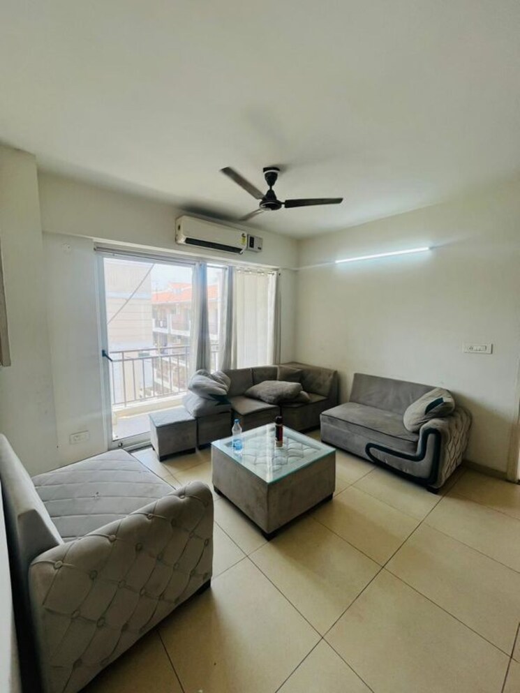 Living Room, maya-garden-city 3 Bedroom 1852 Sq.Ft. Apartment In Lohgarh Zirakpur 9919461