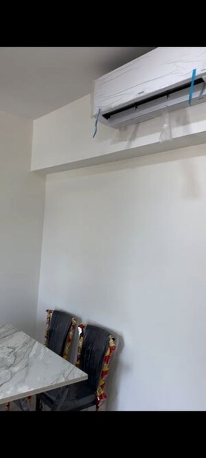 Room in 2 BHK Apartment at Lodha Primo, Parel – for Sale