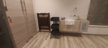 Room in 2 BHK Apartment at Rizvi Oak, Malad East – for Rent