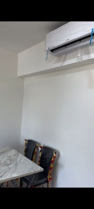 Room in 3 BHK Apartment at Lodha Primo, Parel – for Sale